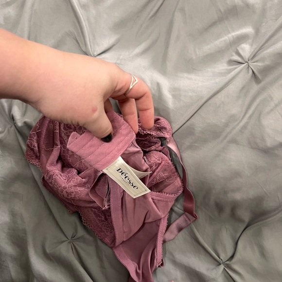 DÉESSE rose gold lace wired bra size 42H. Worn a few times, basically brand new. - Picture 2 of 4